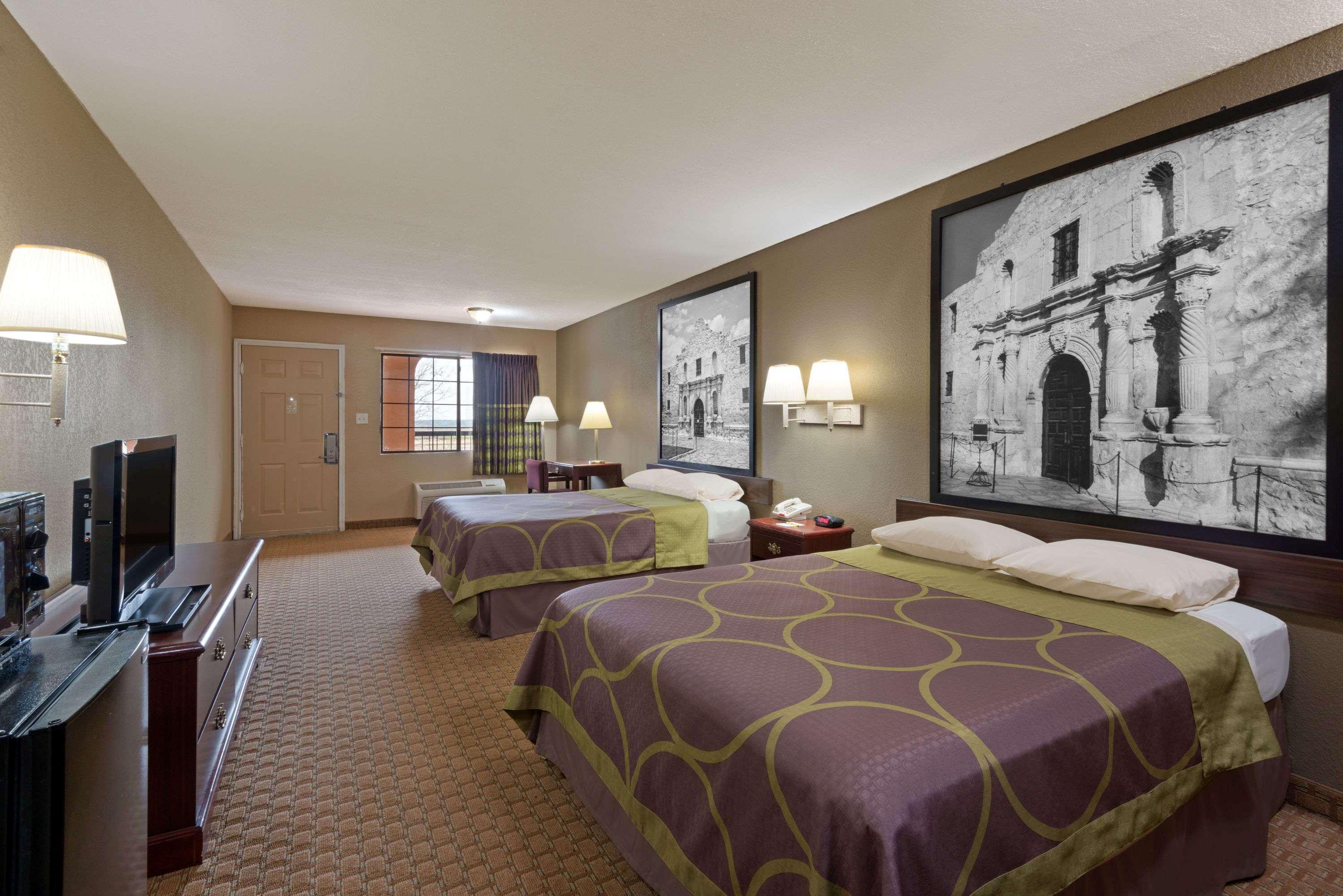 Super 8 By Wyndham San Antonio/Riverwalk Area Eksteriør billede