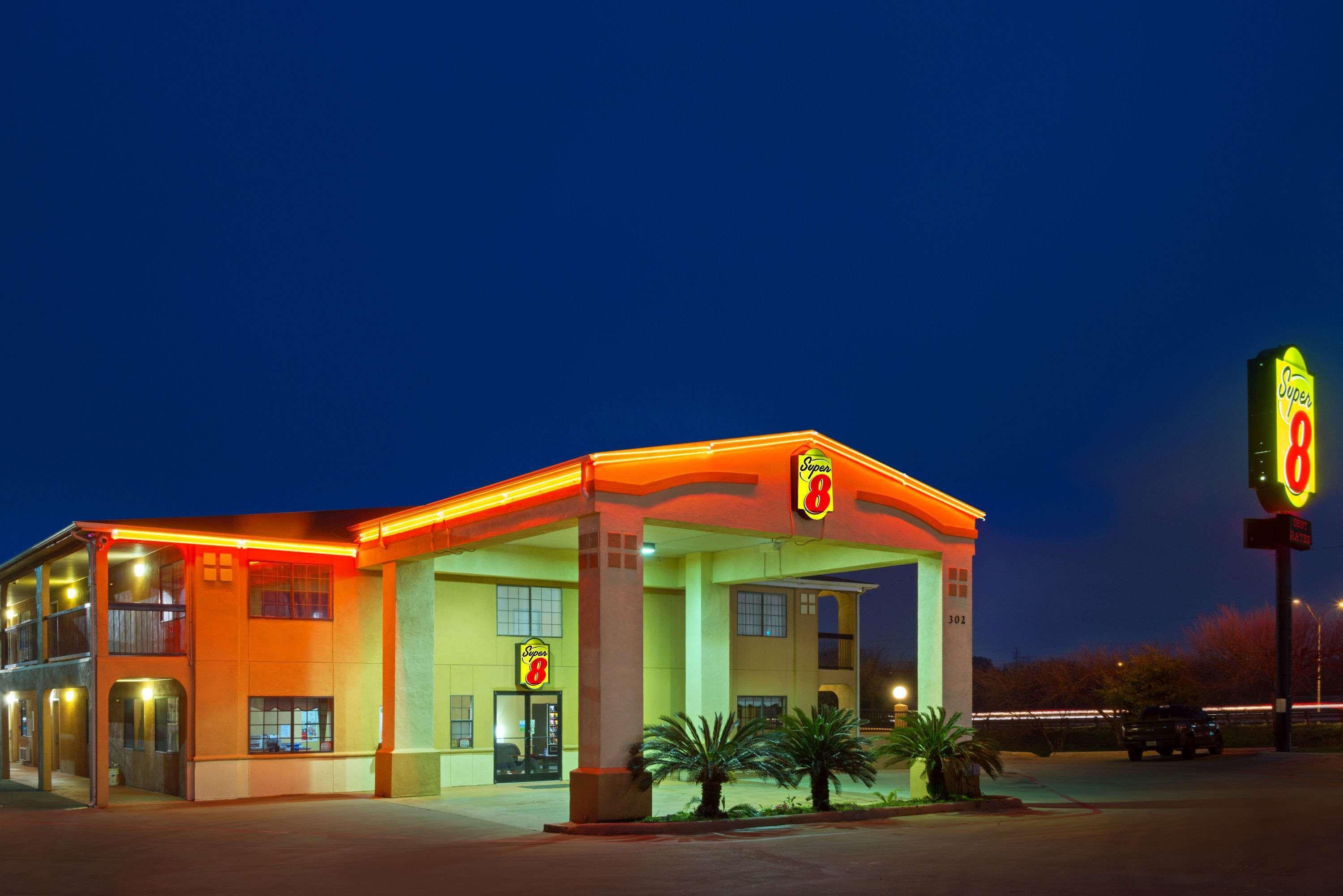 Super 8 By Wyndham San Antonio/Riverwalk Area Eksteriør billede