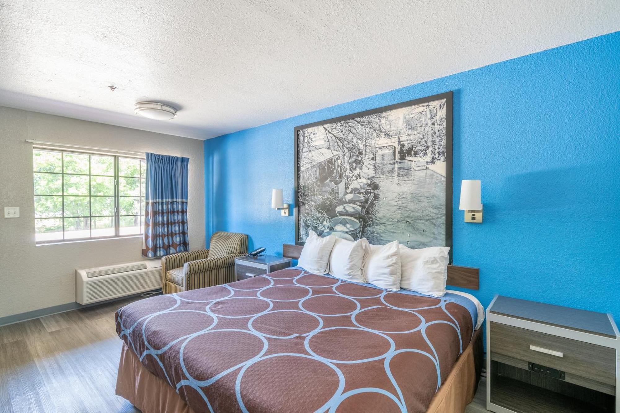 Super 8 By Wyndham San Antonio/Riverwalk Area Eksteriør billede